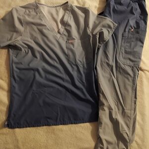Figs Scrub Set